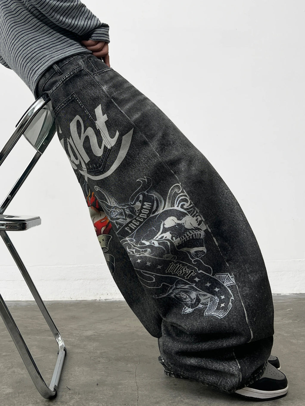 American Retro Skull Print Design Men's Loose Denim Jeans Y2K Street Hip-Hop Fashion Versatile Wide-Leg Pants Halloween Vibe