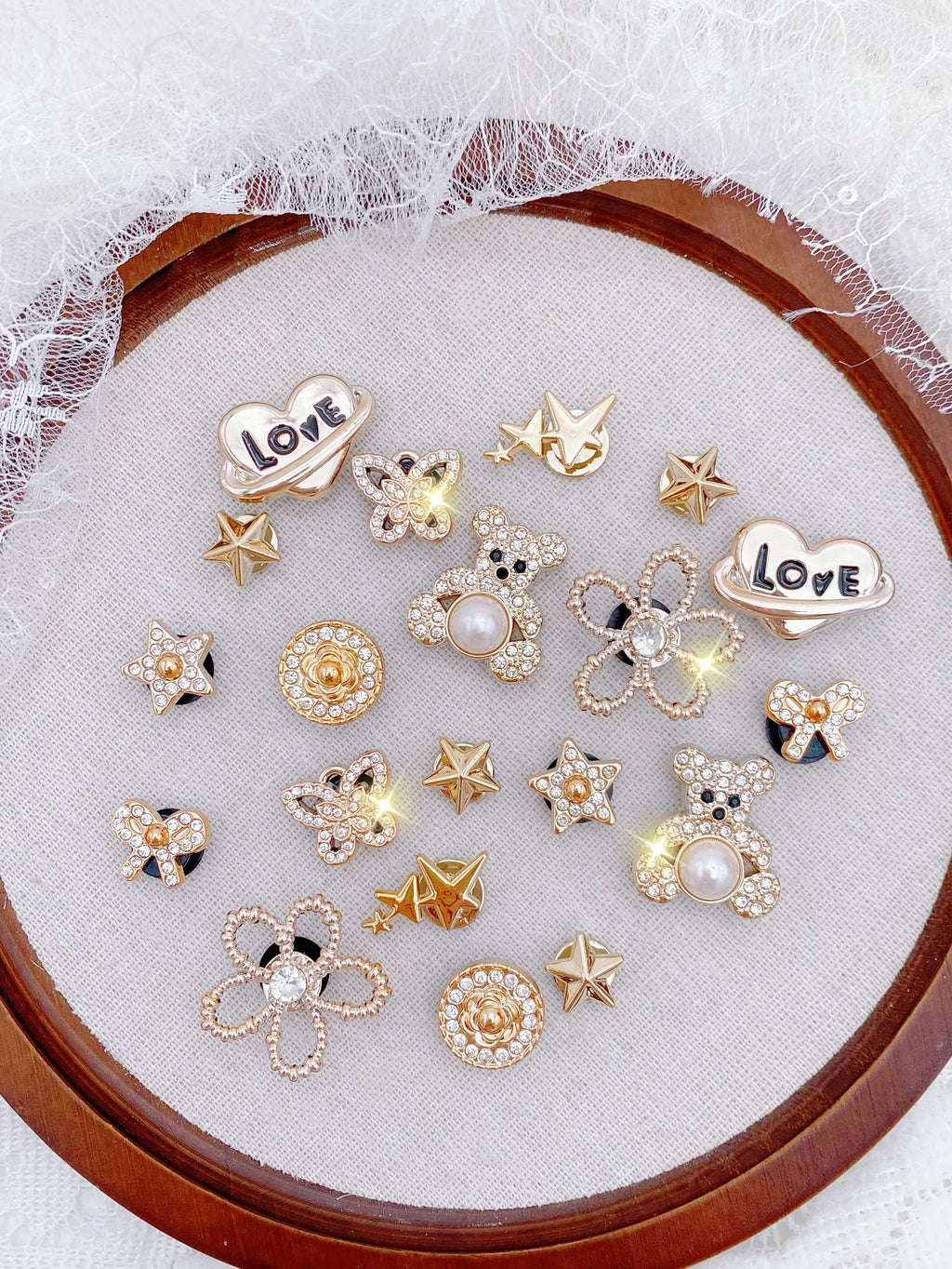 20pcs Trendy Gold Bear & Flower DIY Shoe Charms (ABS). Detachable Clog & Sandal Decorations for All Seasons. Excellent Small Hol