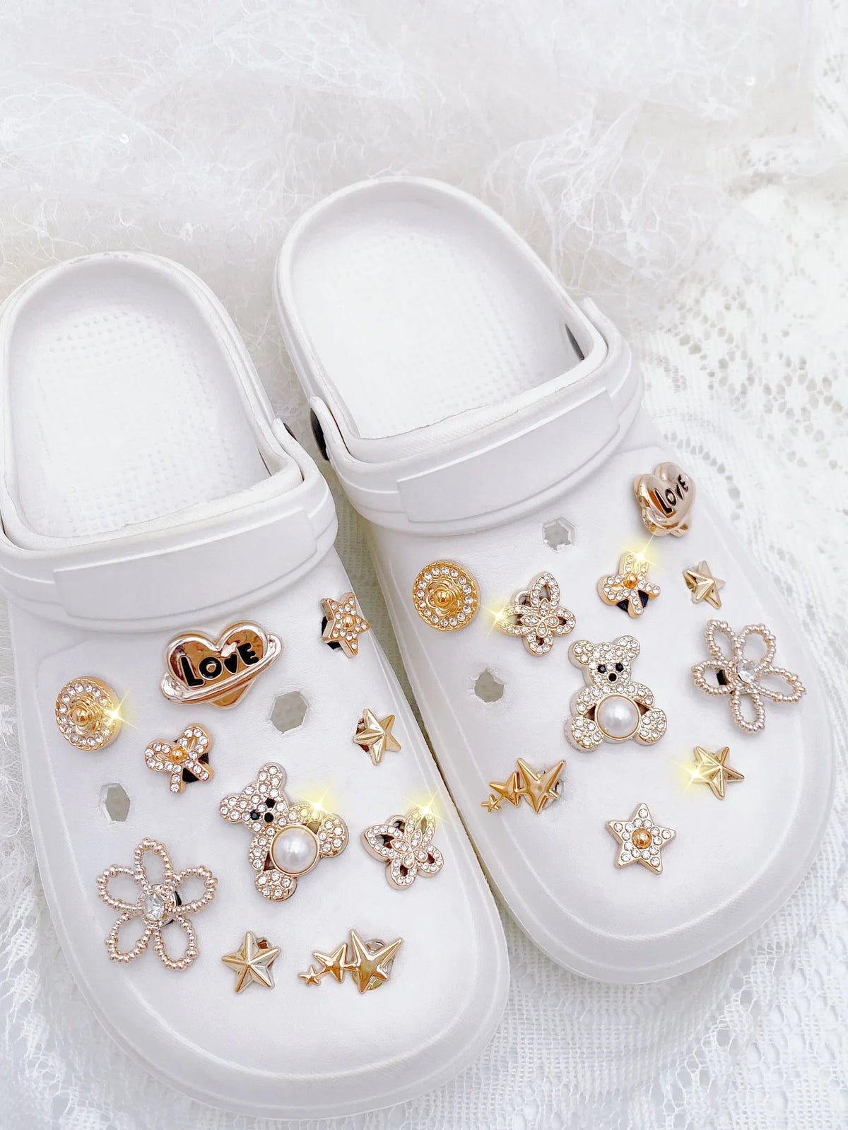 20pcs Trendy Gold Bear & Flower DIY Shoe Charms (ABS). Detachable Clog & Sandal Decorations for All Seasons. Excellent Small Hol
