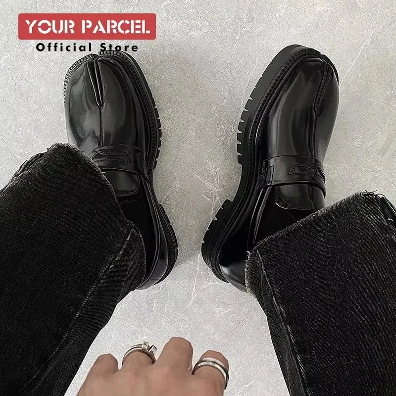 Split toe horseshoe shoes for men's thick sole Loafer shoes Tabi shoes patent leather Korean version trend casual leather shoes