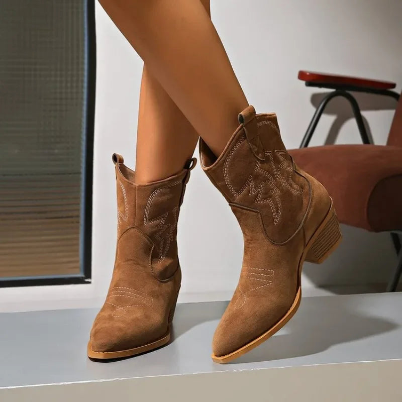 Natural Embroidered Women Boots Leather Handmade Pointed Toe Spike Heel Autumn Winter Boots Cowboy New Western Retro Botas